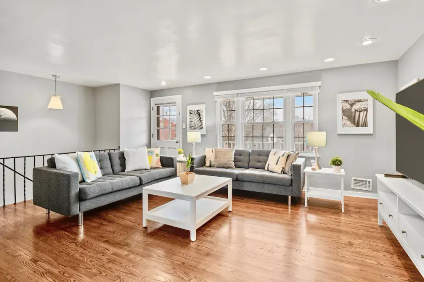 Spacious ★ Baby friendly ★ 18mins to DT ★ King Bed ★ Fast Wifi - Image 1
