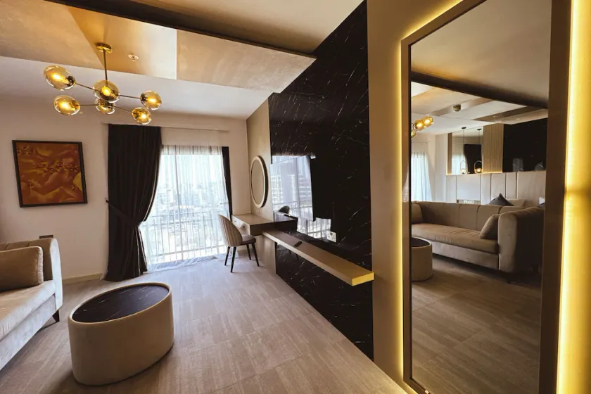 Dorana Art Hotel - Image 1