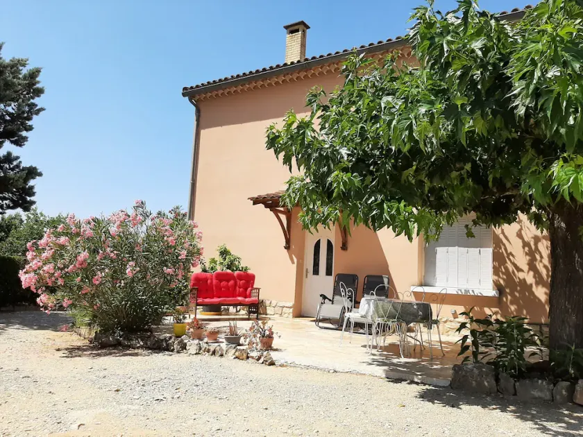 Apartment with view of the Ventoux - Ideal for cyclists - Free private parking - Wifi - Image 1