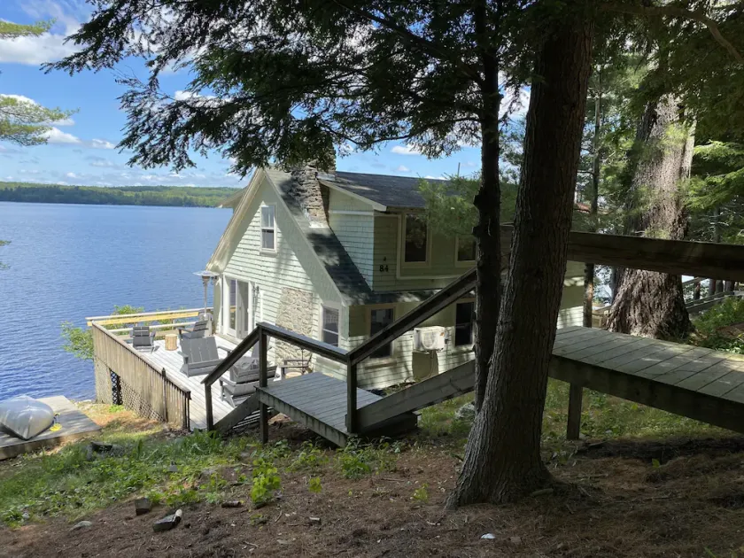 Newly Renovated Waterfront House on Lake Damariscotta - Image 1