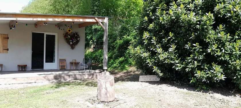 Pretty Charming Cabin In A Landscaped Garden In The Bay Of Mont-Saint-Michel - Image 1