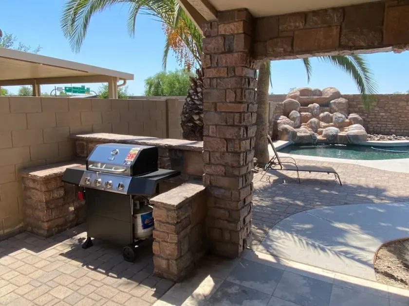 Resort Like living Cheerful 3-bedroom home with a pool. - Image 1
