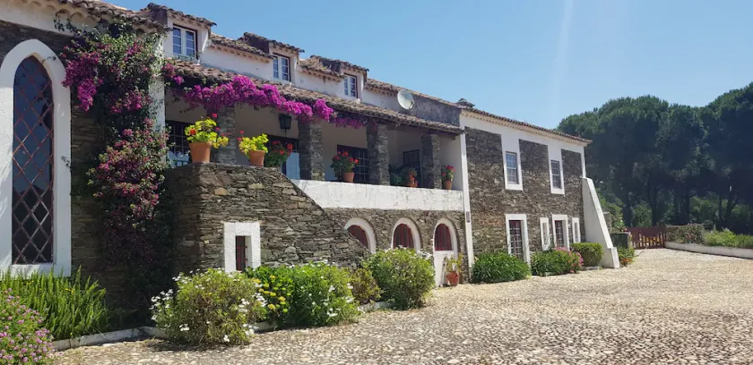 Herdade da Lampreia - Família Amigos Colegas - Image 1