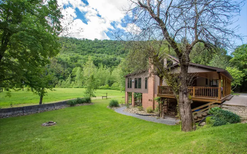 The Lingerlong Lodge - Image 1