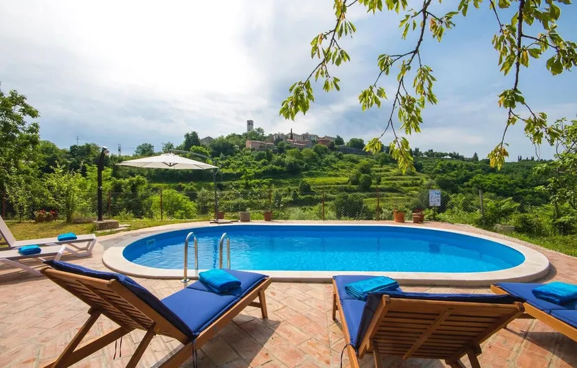 Awesome home in Oprtalj - Image 1