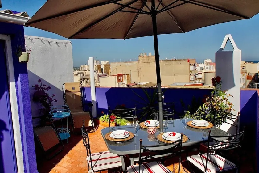 Beautiful duplex with sea and mountain views - Image 1