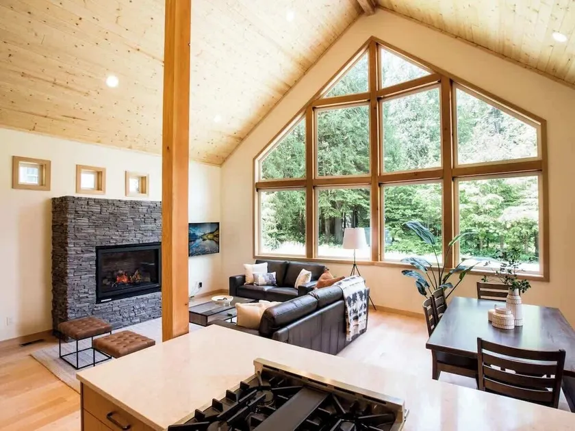 Church Mountain Chalet | Hot Tub & Pool - Image 1