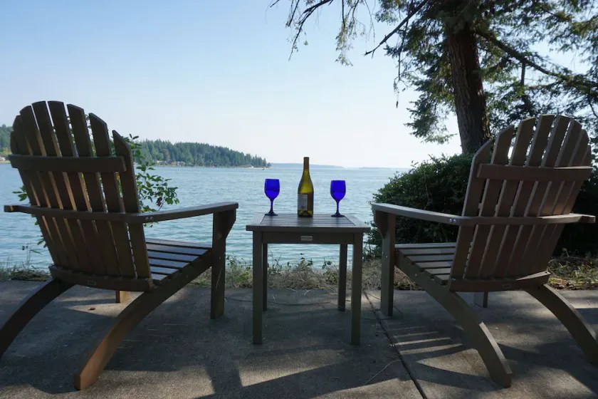 Waterfront Family Retreat near Gig Harbor - Image 1