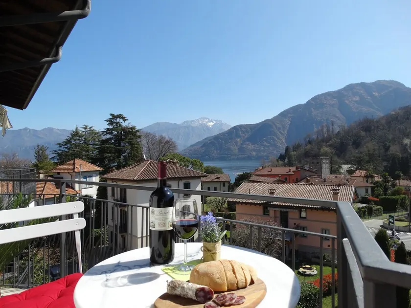 Renoveret moderne lejlighed, Top Central Location! Sunny Terrace! Parkering! - Image 1