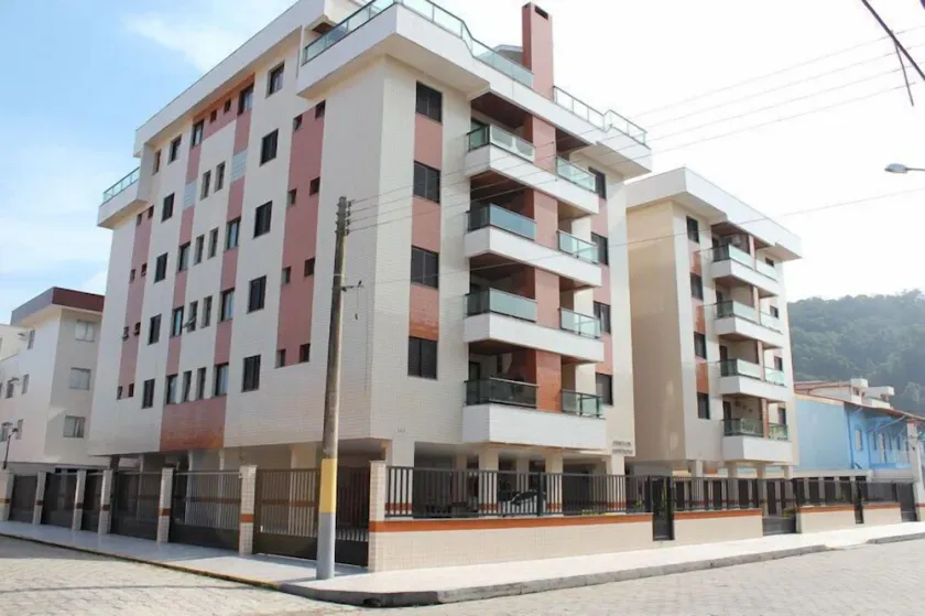 Comfortable 1 Bedroom Apartment Near The Beach With Elevator. - Image 1