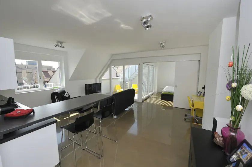 Loft Penthouse moderne, conçu par un architecte, avec 2 terrasses de toit extérieures - Image 1