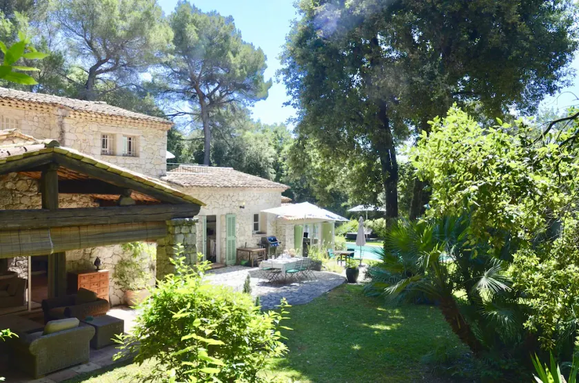 Spacious, stone villa with pool, sleep 10, 4 en-suite bedrooms, air conditioning - Image 1