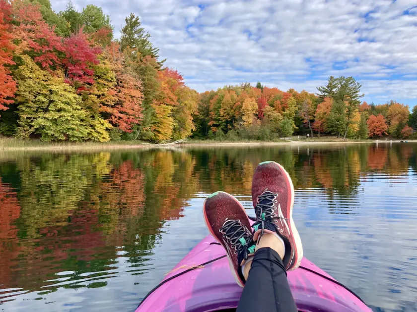 Fall Splendor! Cozy Cabin, Lake Views & Campfires! - Image 1