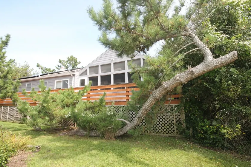 Only 2 short blocks to the beach! Fabulous 4 bedroom, 2.5 bath Cape May Point Cottage with living space on one level. - Image 1
