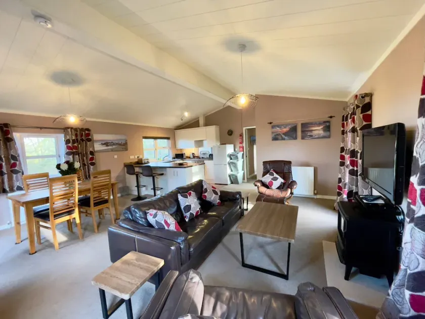 Luxury lodge situated on a tranquil holiday park - Image 1
