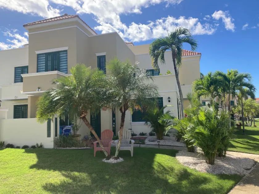 BEACH-FRONT GATED COMMUNITY-POOL TENNIS GYM 2061 SQ FT - Image 1