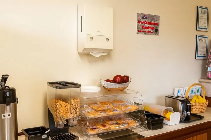 Family-Friendly Inn | Minutes to Palmyra Bowling Alley | Free Breakfast - Image 1