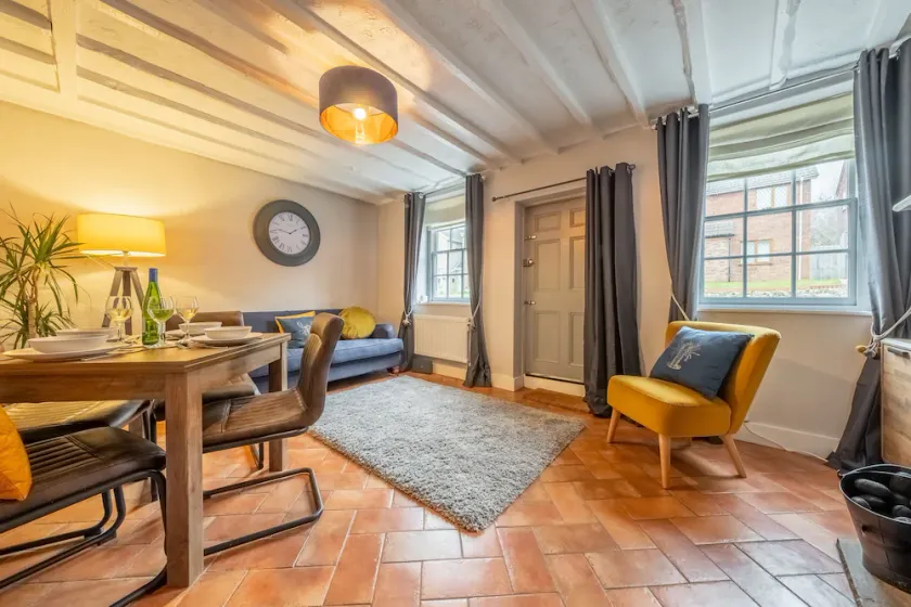 Teacup Cottage - Image 1