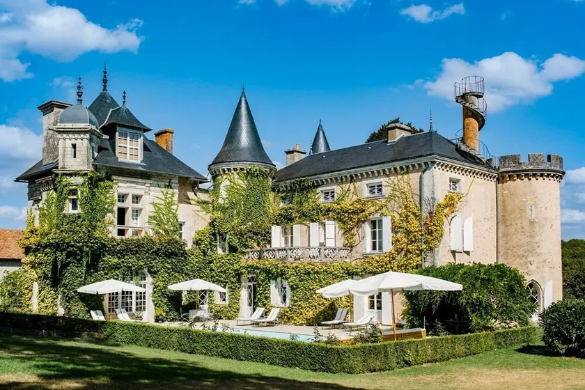 The Secret Hamlet - Eleven Bedroom Castle, Sleeps 24 - Image 1