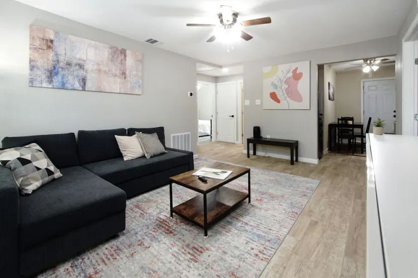 Family-sized 3-BR Home by Downtown Dallas & Art District - Image 1