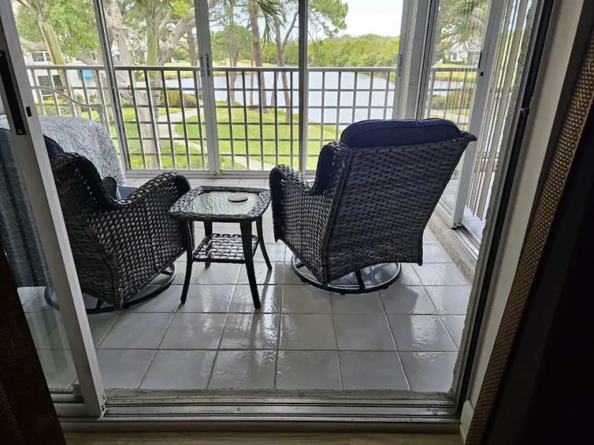 2/2 with a view! Beautiful birds and preserve water views. Minutes to the beach! - Image 1
