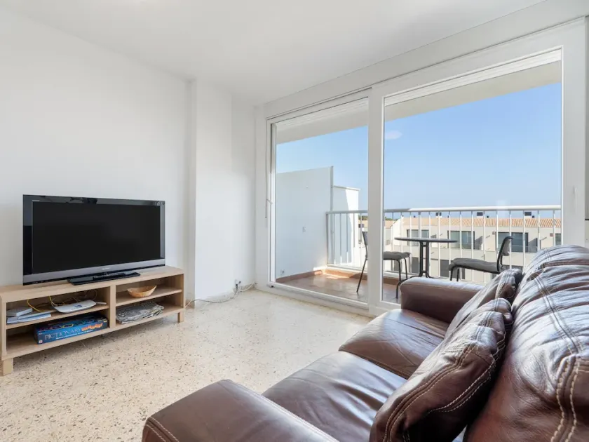 Bright apartment in Costa Daurada - Image 1