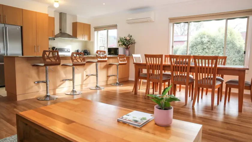 SHINE BRIGHT - Spacious family friendly group living in Bright - Image 1