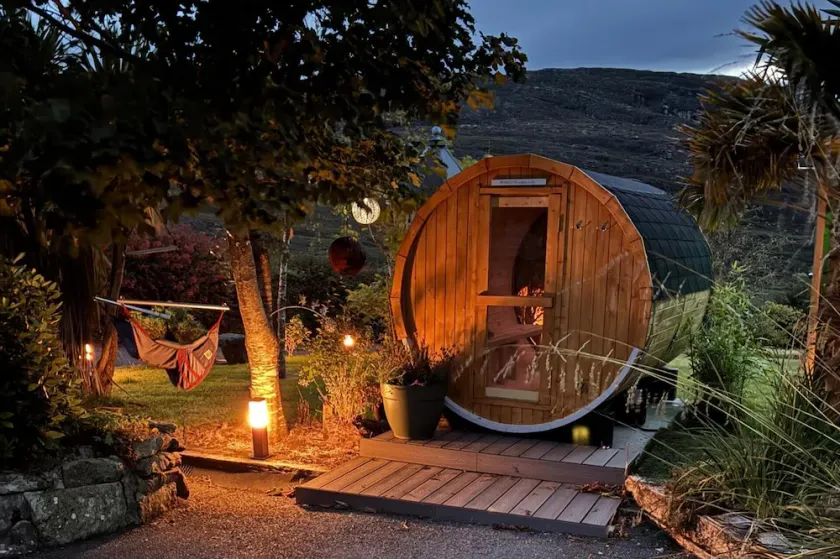 3 Bed - Sleeps 6 - Pet Friendly - Hot Tub - Sauna - Image 1
