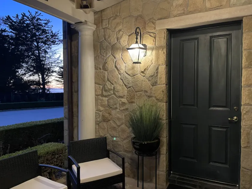 Ocean and mountain views, 2 bedroom 2 story entire home with driving range  - Image 1