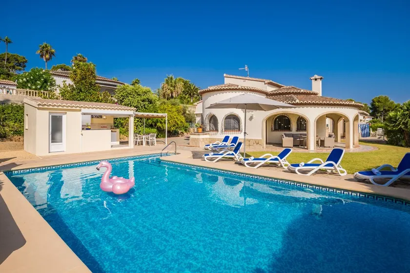 Lyxvistelse: villa med pool, jacuzzi, bastu, havsutsikt och WiFi - Image 1