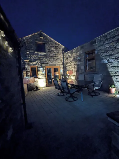 Cosy Cottage Close to Haworth Sleeps 2 - Image 1