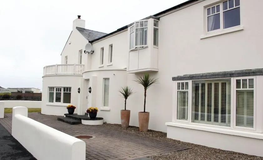Luxury 4 bedroomed lodge beside Lahinch Golf Course - Image 1