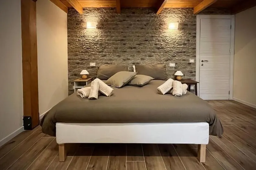 At Peter's Shed, superior quadruple room with private bathroom - Image 1