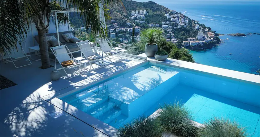 Villa Bianca, luxury overlooking Canyelles petites beach. Heated pool - Image 1