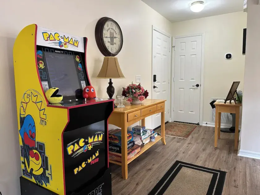 The Pac-Man House - Walk to Spanish Springs Square - Image 1