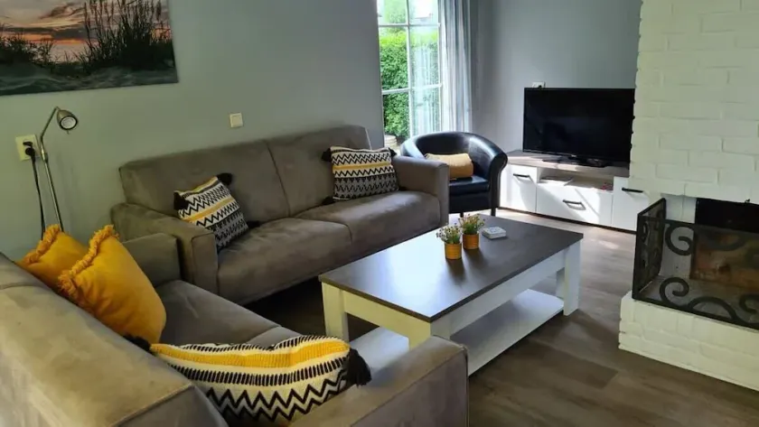 Holiday home with garden in Breskens | Zeester 86 - Image 1