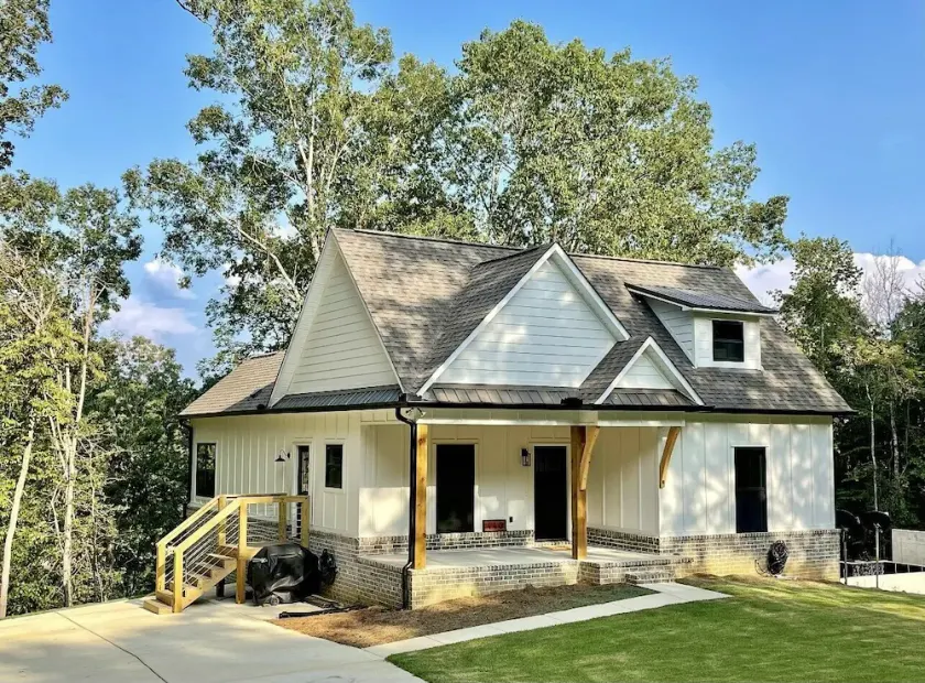 Lewis Smith Lake Waterfront Home with 2 Story Dock/Hot Tub - Image 1