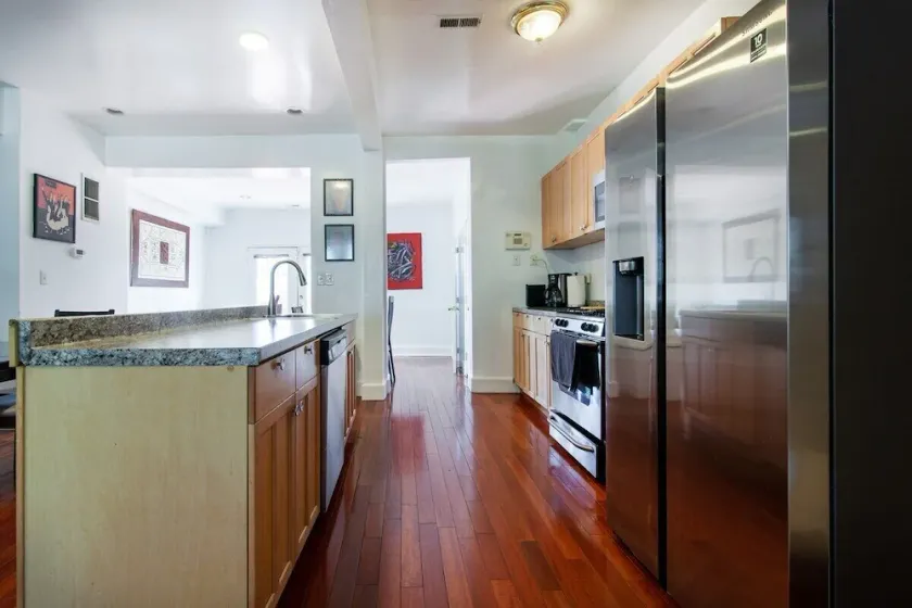 Spacious, Relaxing, 4 Bd 3.5 Ba Home In Petworth! - Image 1