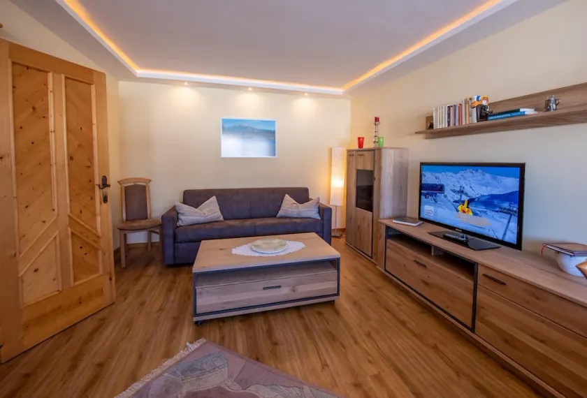 Cozy apartment with mountain view and close to the slopes in the Zillertal Arena - Image 1