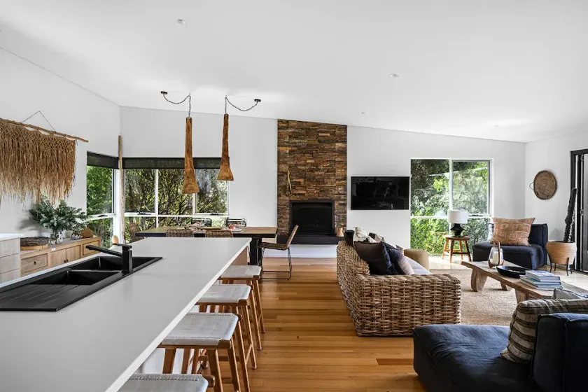 Spacious home, stroll to Yallingup Beach. - Image 1
