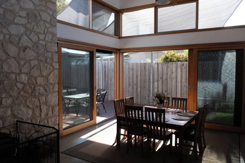 Camelot - opposite the foreshore. Stunning sea views. - Image 1