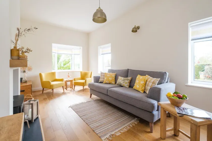 The Lodge, Aldringham - Image 1