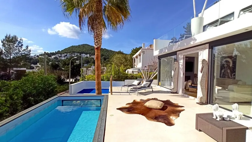 Fantastic Luxury Mansion Close to the Beach with Pool, Jacuzzi - Image 1