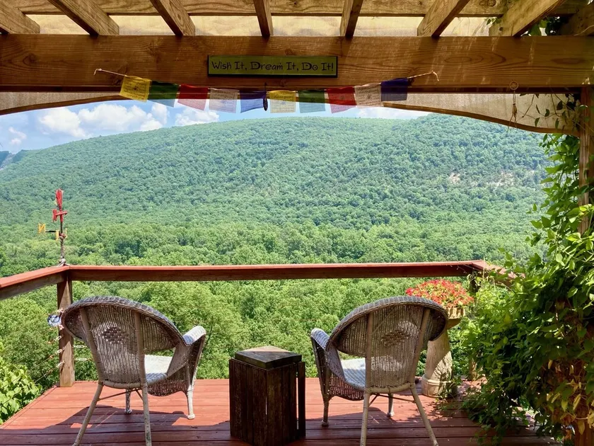 Private mountaintop cabin with hot tub, pool table, and breathtaking views - Image 1