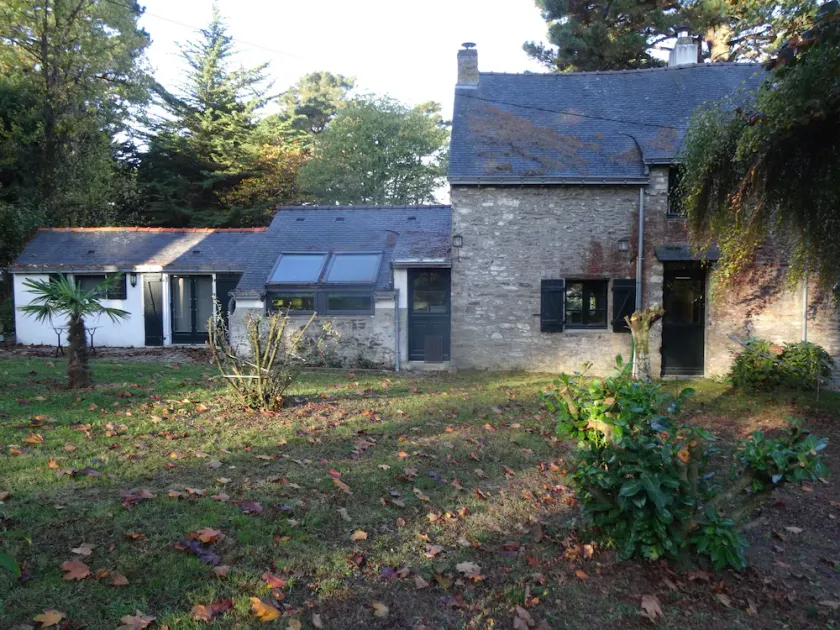 Nestled in a wooded park, with the beach just 3 minutes away - Image 1