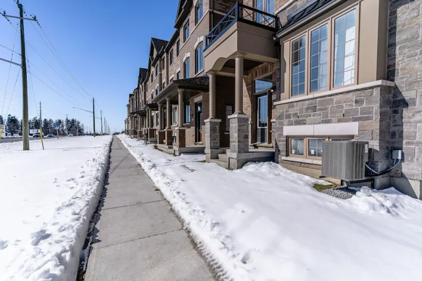 Townhouse near the conservation areas - Image 1
