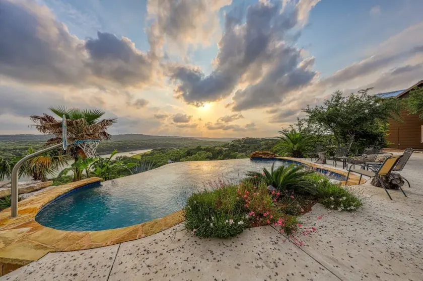 Lake Travis Waterfront med Resort Style Pool - Image 1