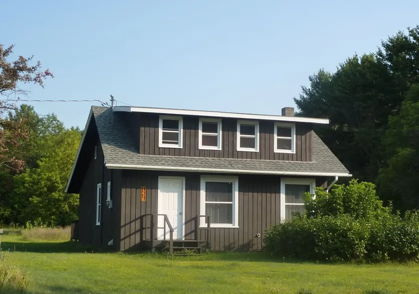 All Season Camp til dine Adirondack Adventures, 5 miles til Whitetace Mountain - Image 1