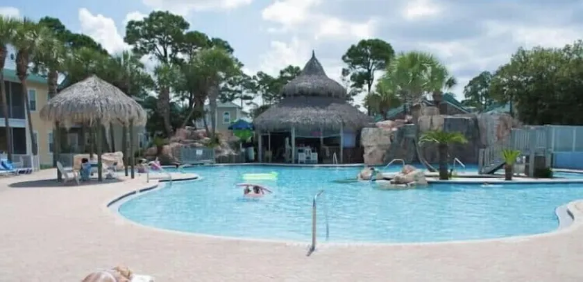 Key West style condo at Purple Parrot Resort-5 min from beach - Image 1