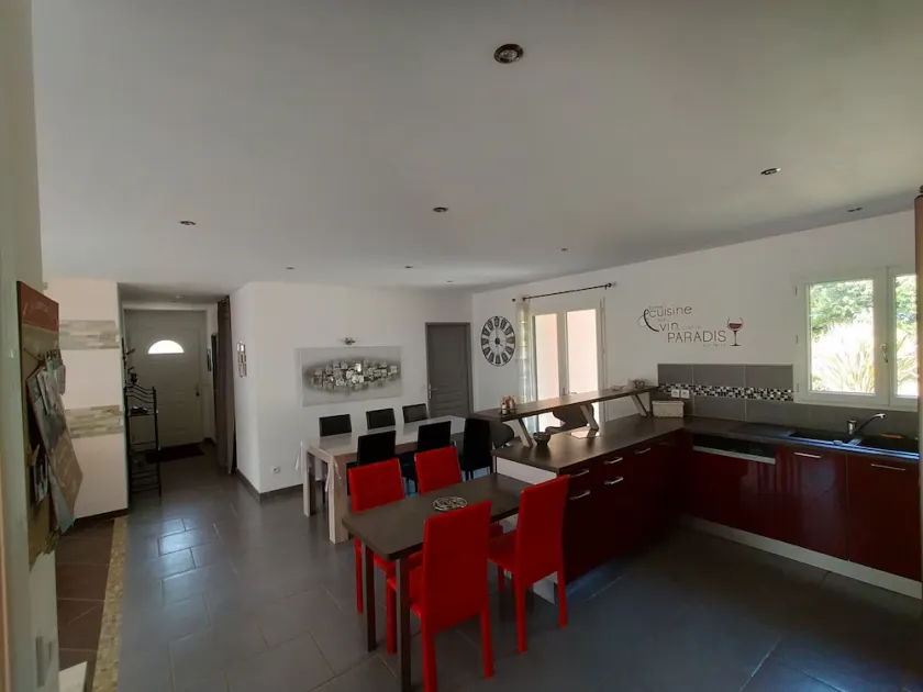 House for up to 8 people  - Image 1